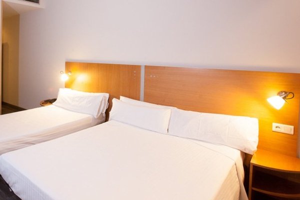 Double + extra bed Porta de Gallecs Hotel in Mollet del Vallés
