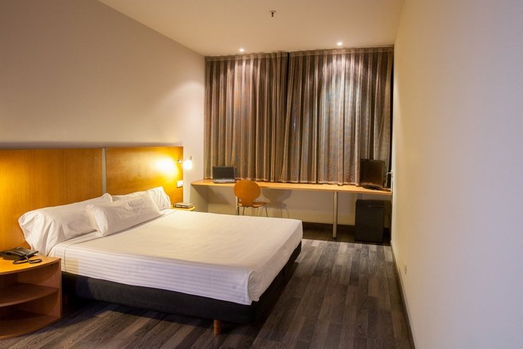 Double room for single use Porta de Gallecs Hotel Mollet del Vallés Double room for single use Porta de Gallecs Hotel Mollet del Vallés