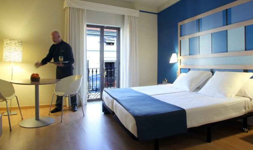Twin room Ciutat Barcelona Hotel