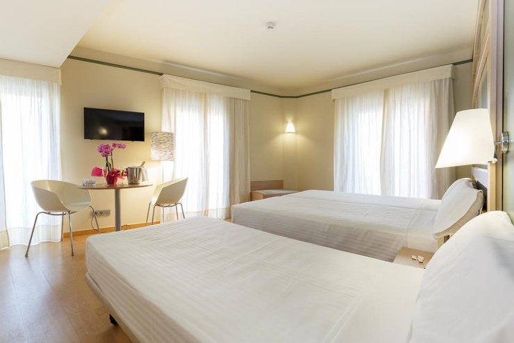 Triple room Ciutat Barcelona Hotel Barcelona Triple room Ciutat Barcelona Hotel Barcelona