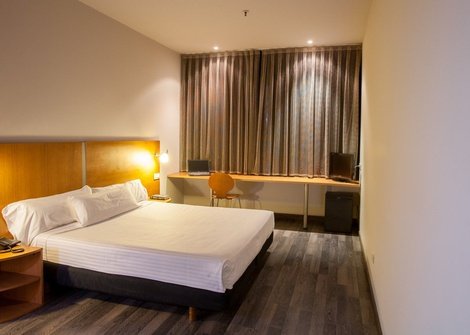 Double room for single use Porta de Gallecs Hotel in Mollet del Vallés Double room for single use Porta de Gallecs Hotel in Mollet del Vallés