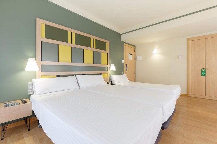 Triple room Ciutat Barcelona Hotel Barcelona Triple room Ciutat Barcelona Hotel Barcelona